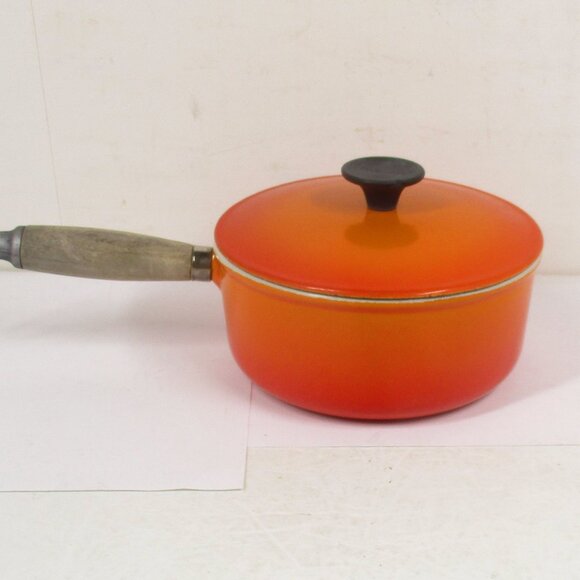 Vintage LE CREUSET Wood-Handle Sauce Pot #18 Orange with Poor Spout France - Picture 3 of 10